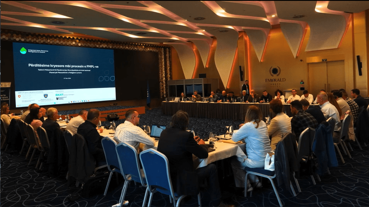 Dijalog od nivoa rečnih slivova do angažovanja na nacionalnom nivou: oblikovanje Planova upravljanja rečnim slivovima Kosova Dijalog od nivoa rečnih slivova do angažovanja na nacionalnom nivou: oblikovanje Planova upravljanja rečnim slivovima Kosova
